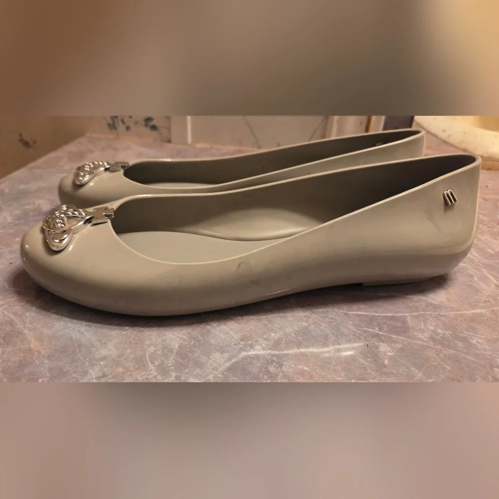 Vivienne Westwood x Melissa Patent Grey Ballet Flats with Orb - Picture 3 of 6